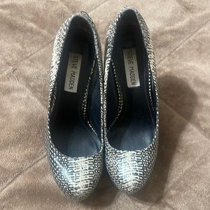 Steve Madden black & white heels